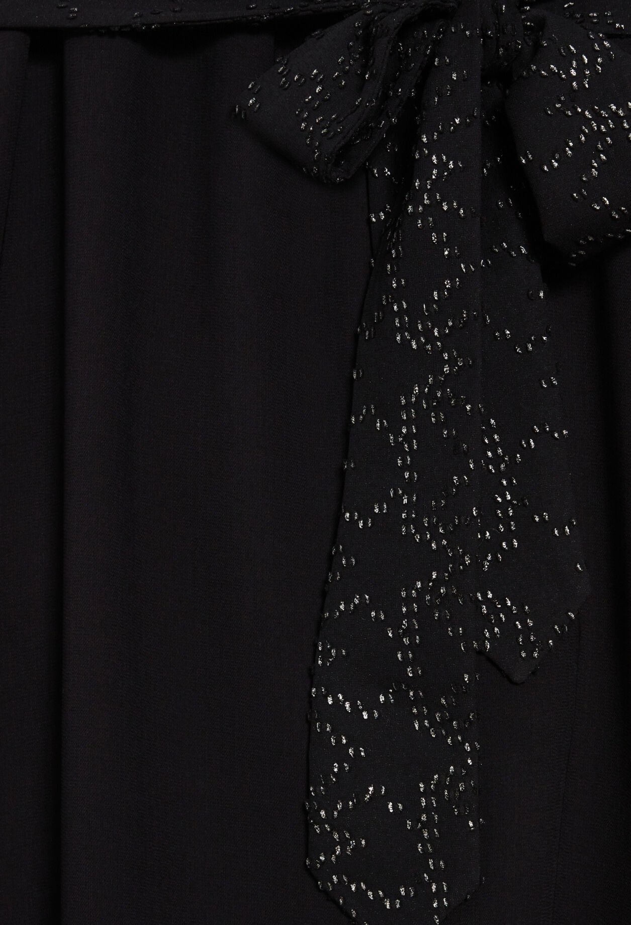 Vestido con cinturón para anudar