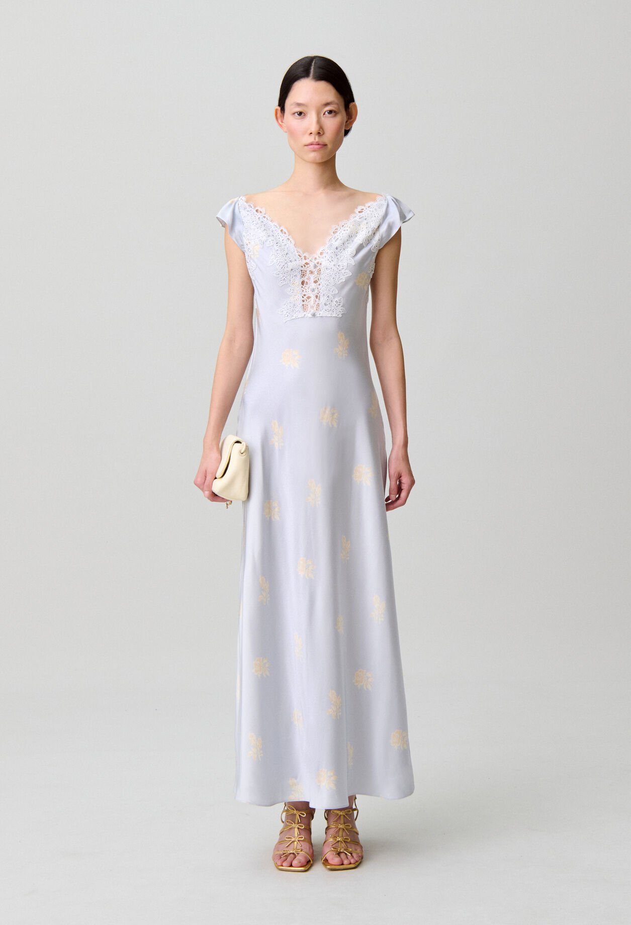 Vestido satinado de flores