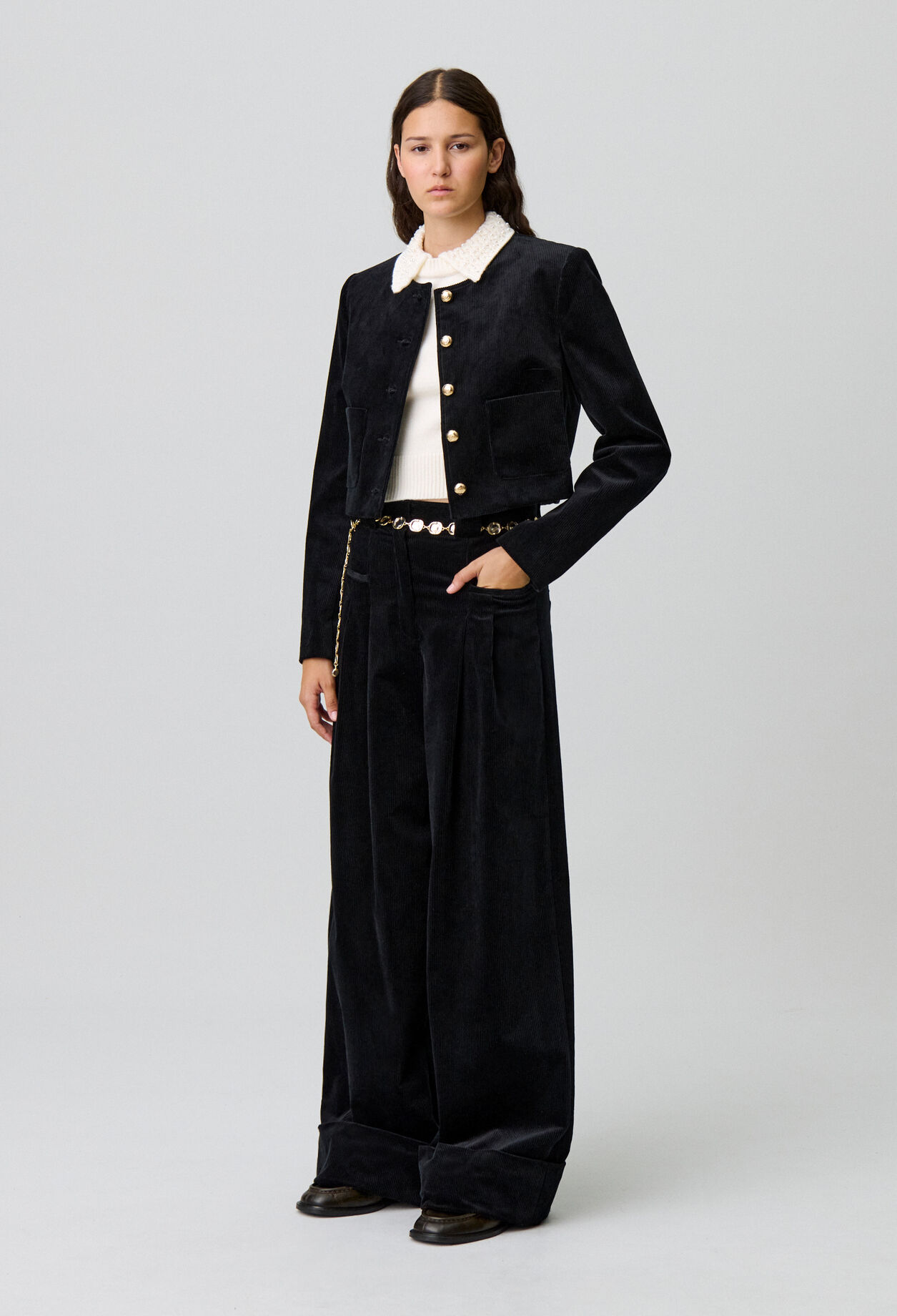 Chaqueta corta de terciopelo
