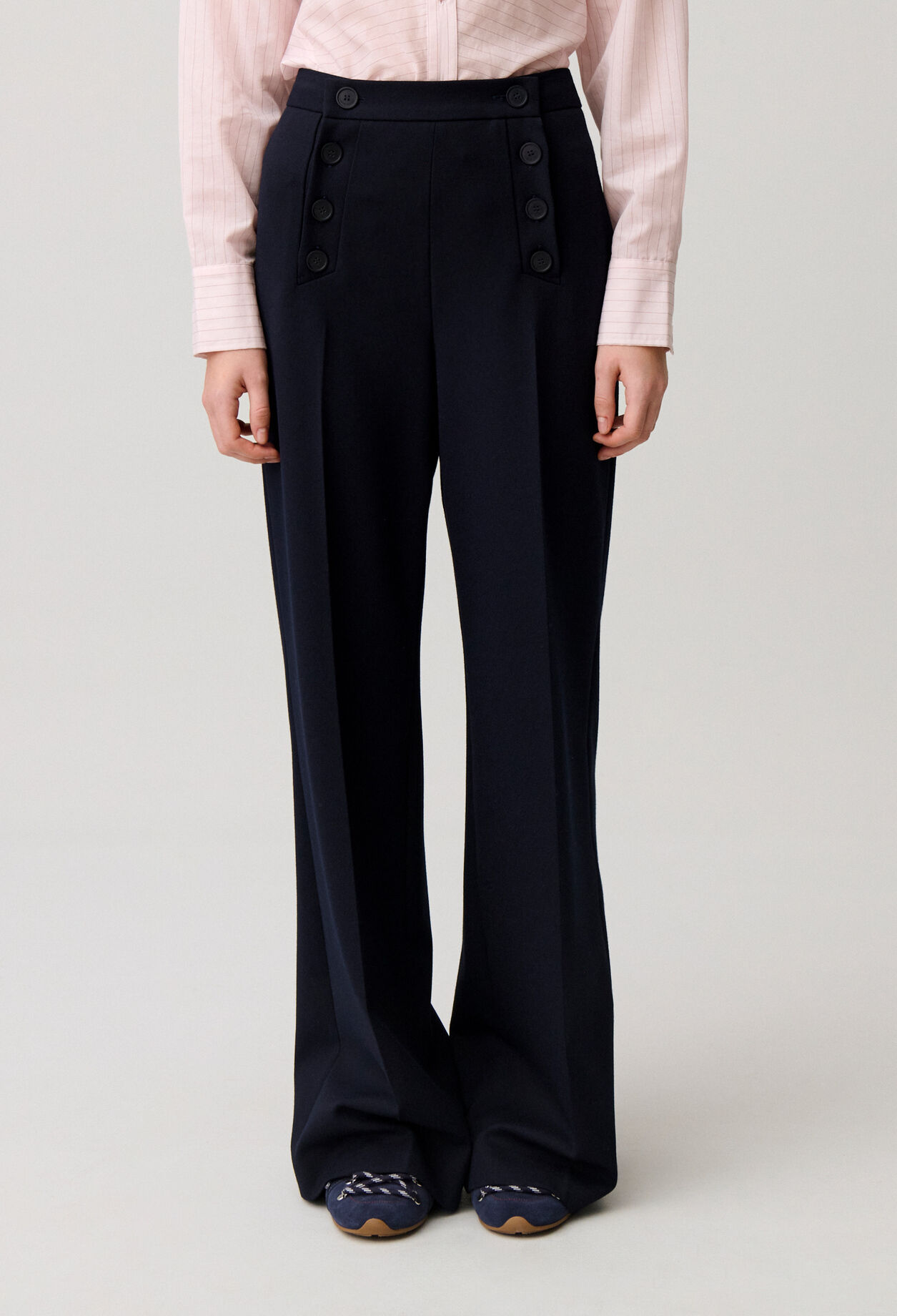 Pantal&oacute;n recto con botones
