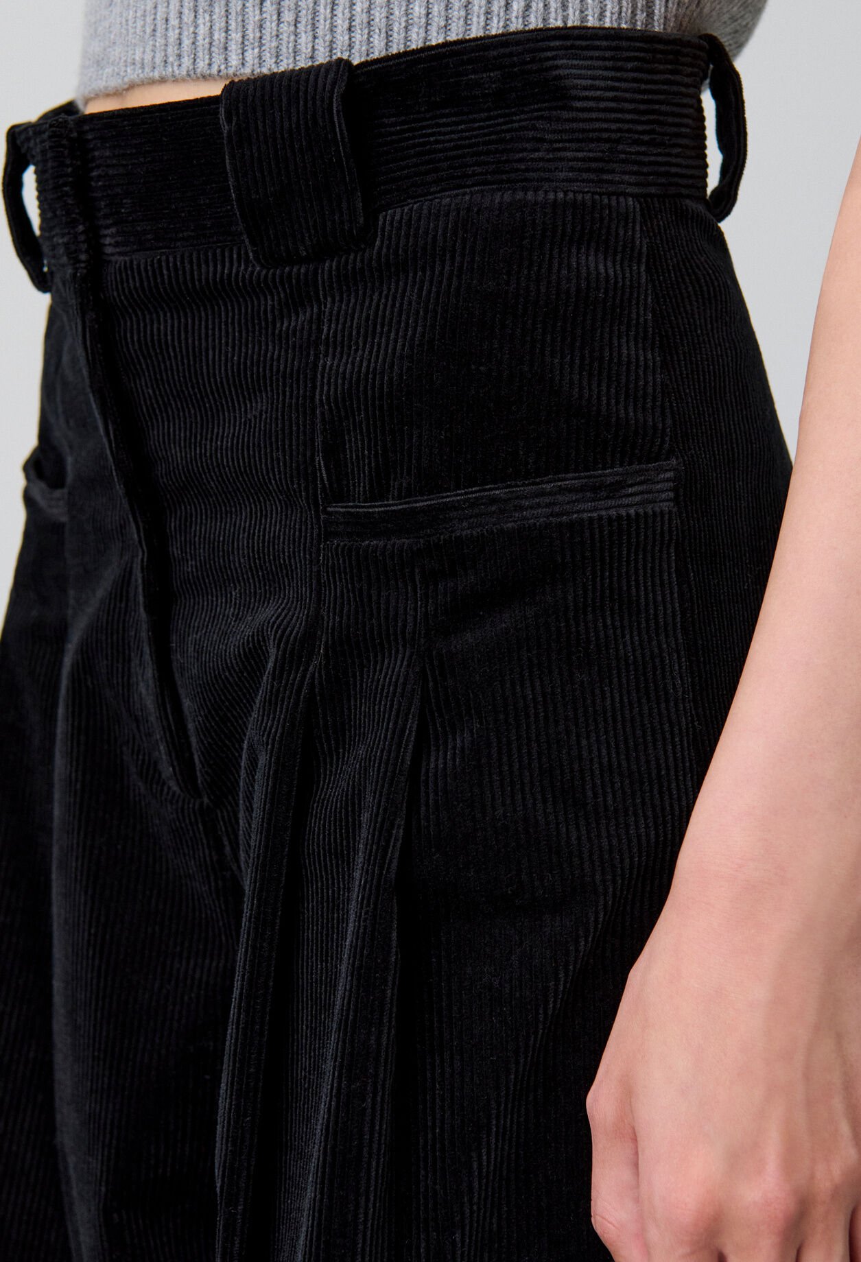Pantalón amplio de terciopelo