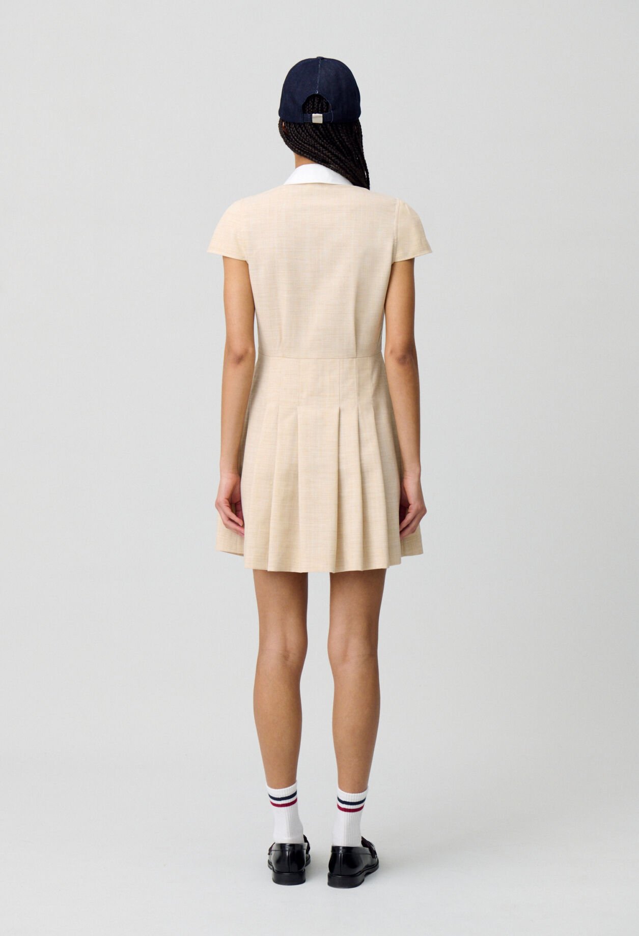 Vestido corto plisado