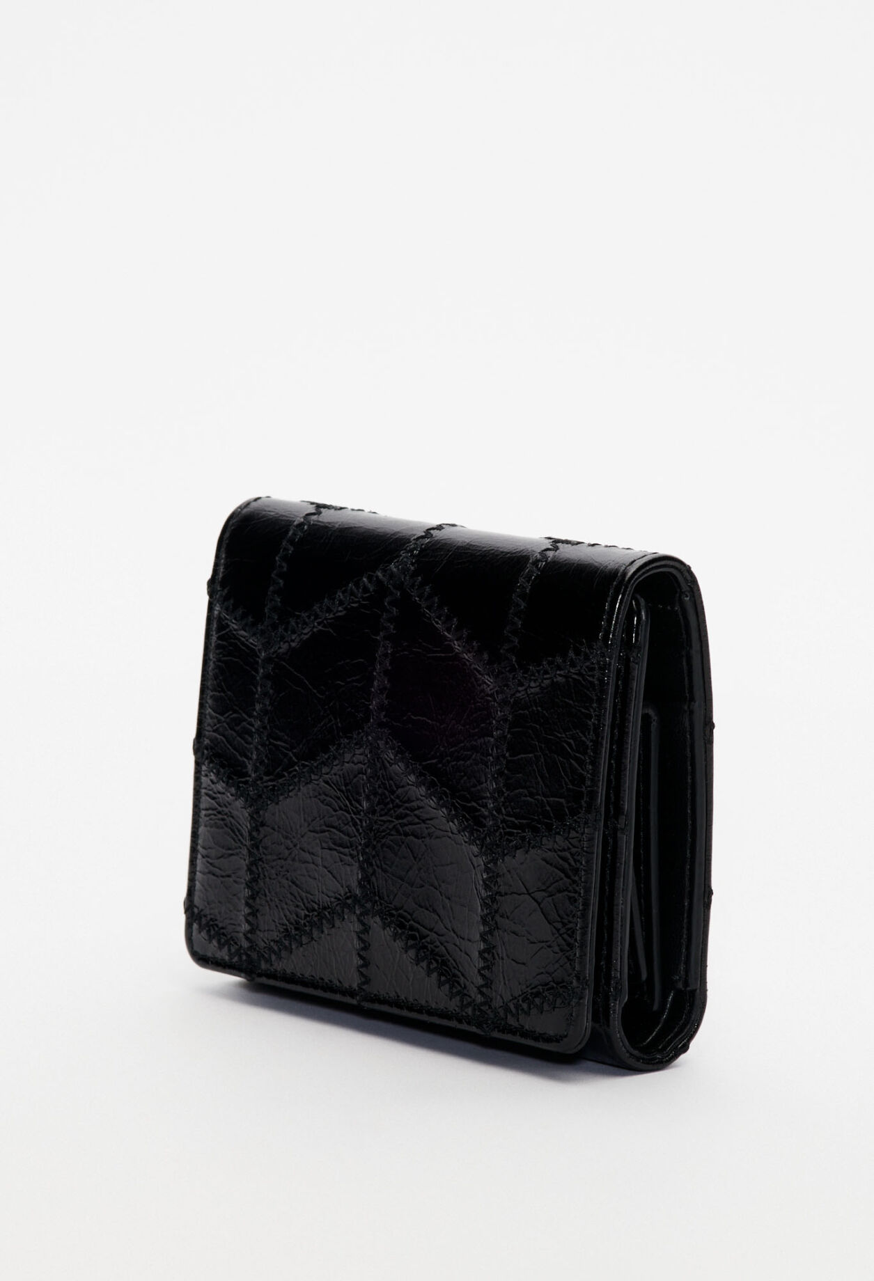 Cartera cuero acharolado