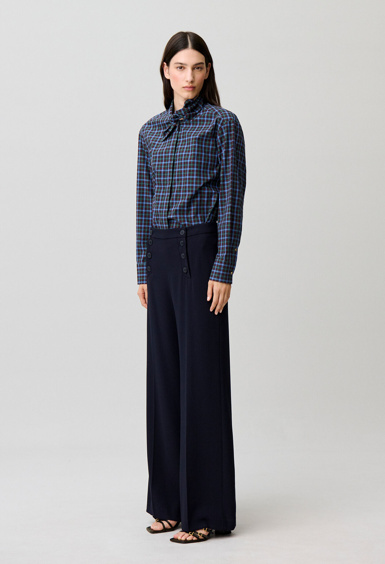 Pantal&oacute;n con puente