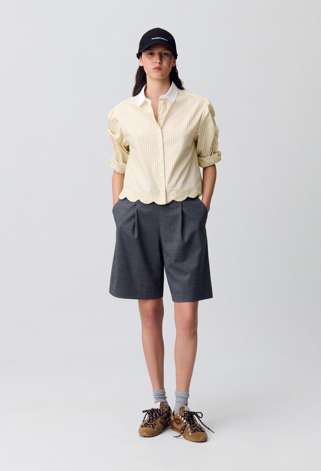 Camisa de rayas con cuello claudine