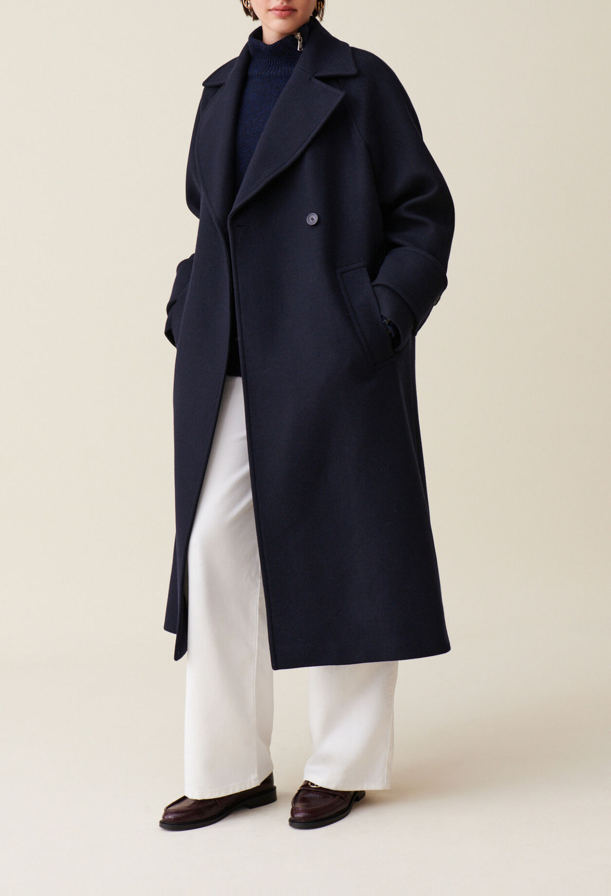 Abrigo de lana estilo trench
