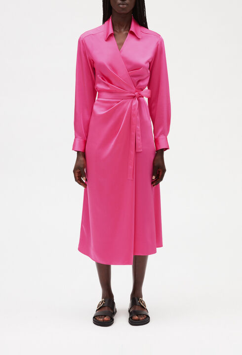 Vestido midi anudado en rosa 