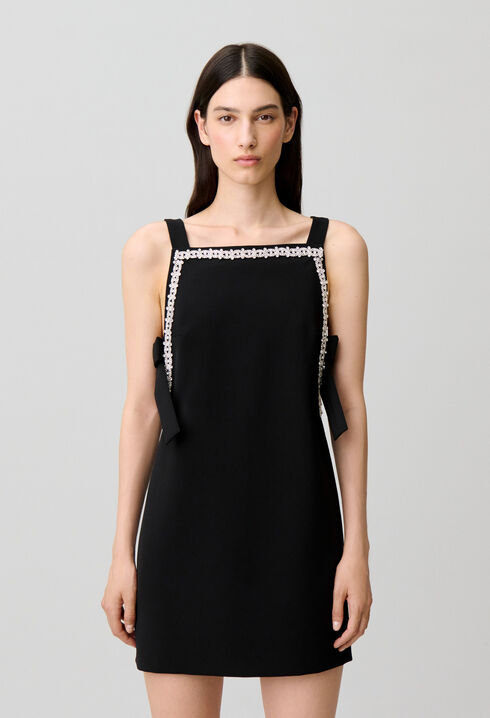 Vestido recto ajustado con lazos