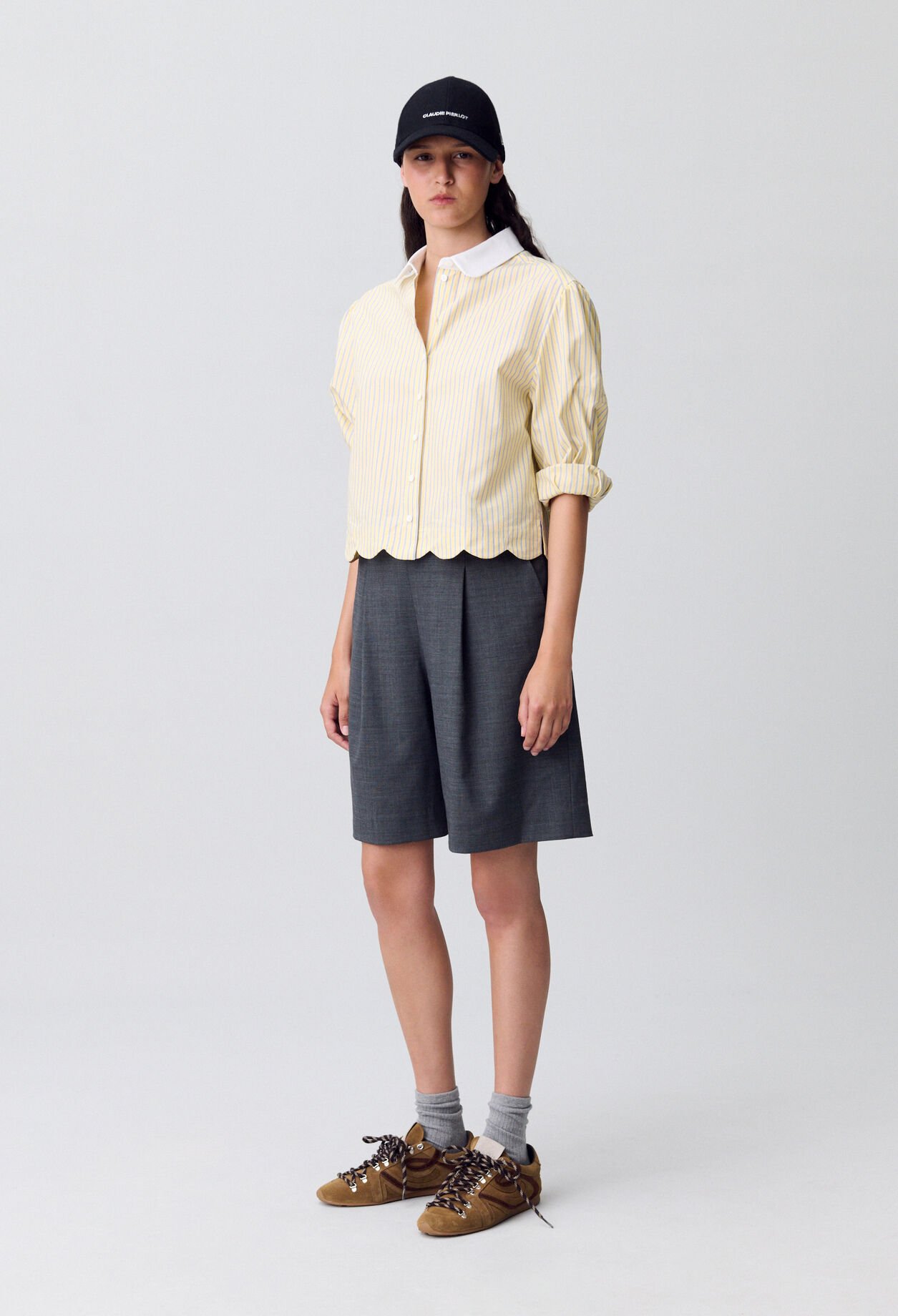 Camisa de rayas con cuello claudine
