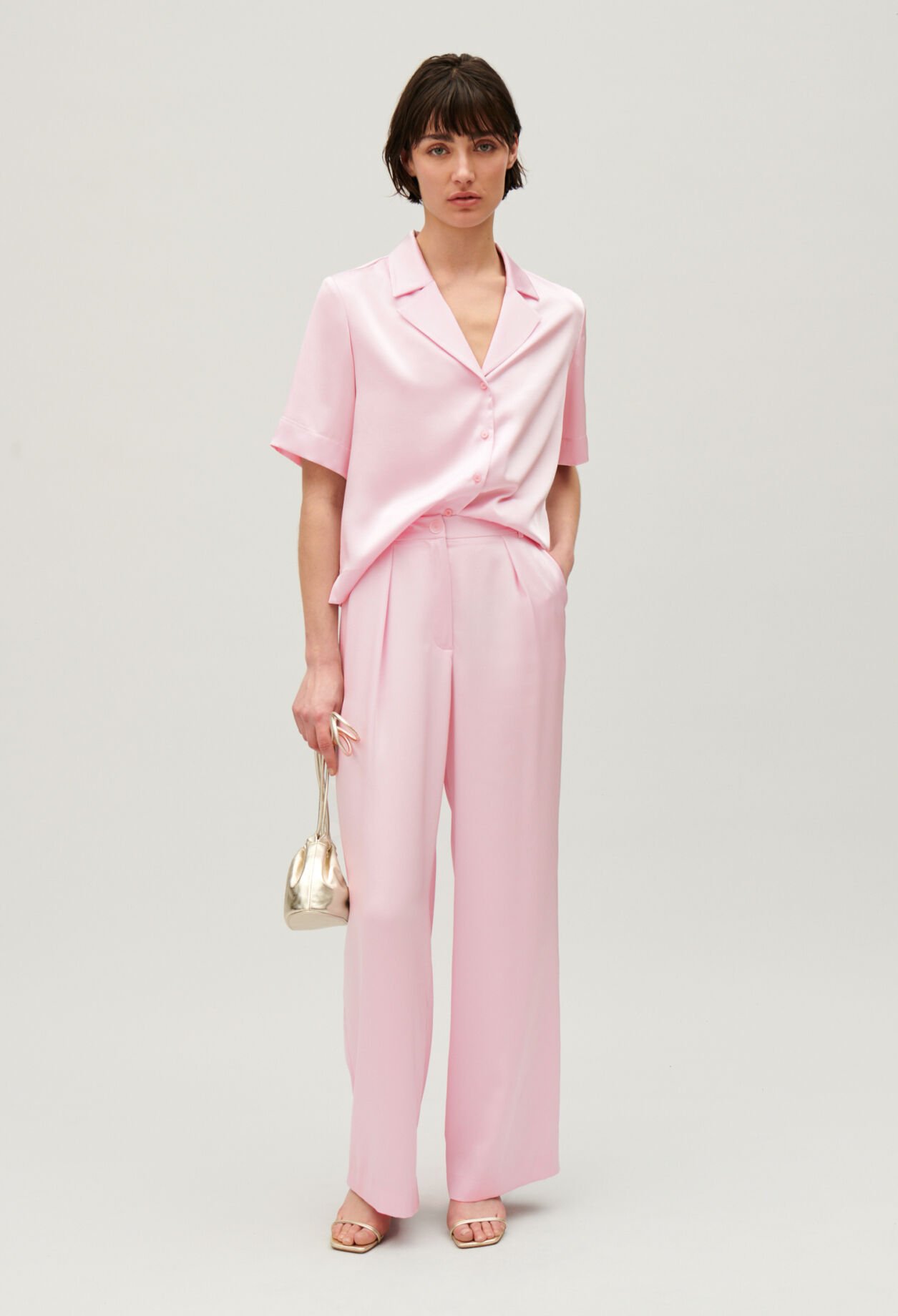 Camisa vaporosa de manga corta