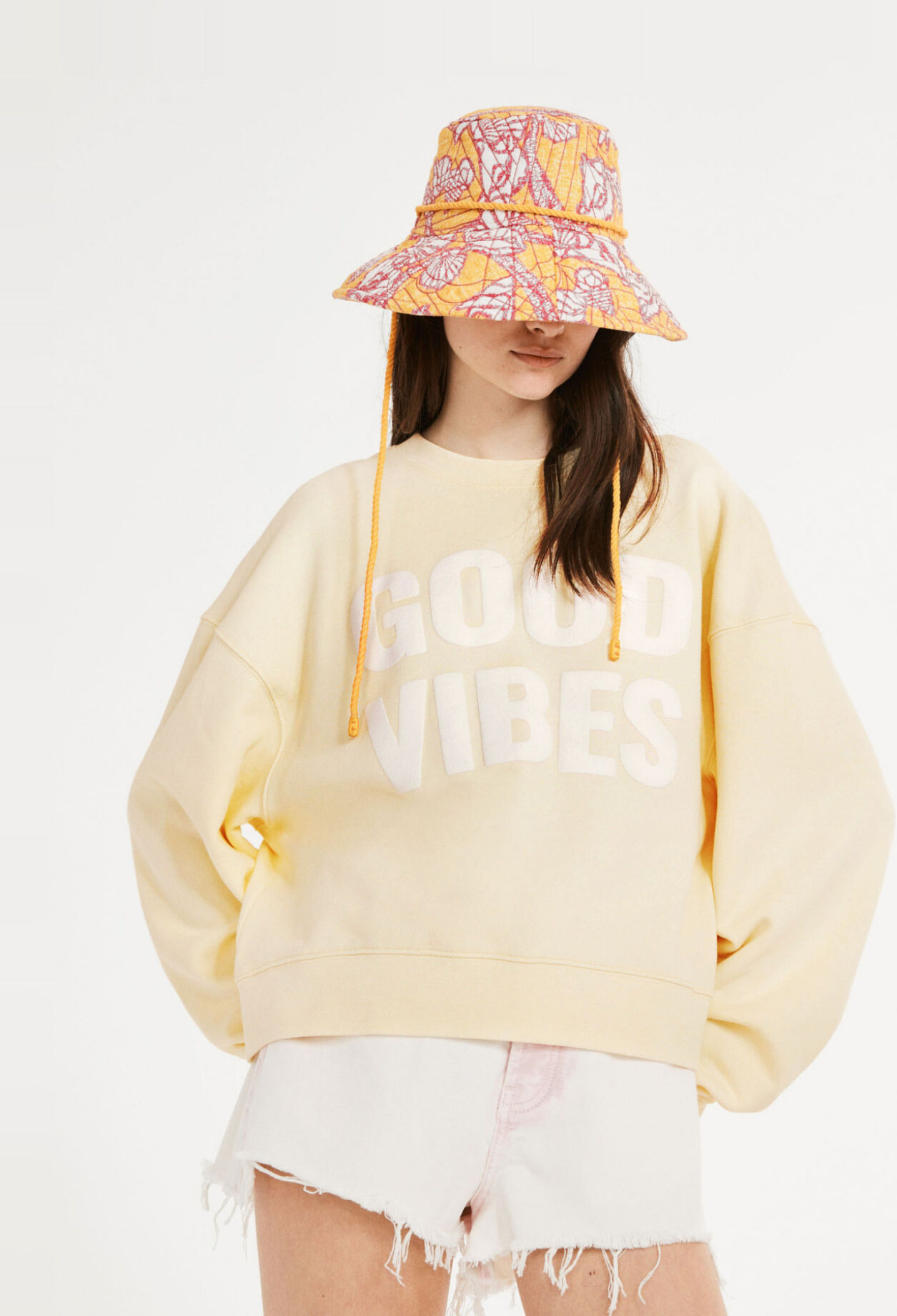 Sudadera amarillo pálido