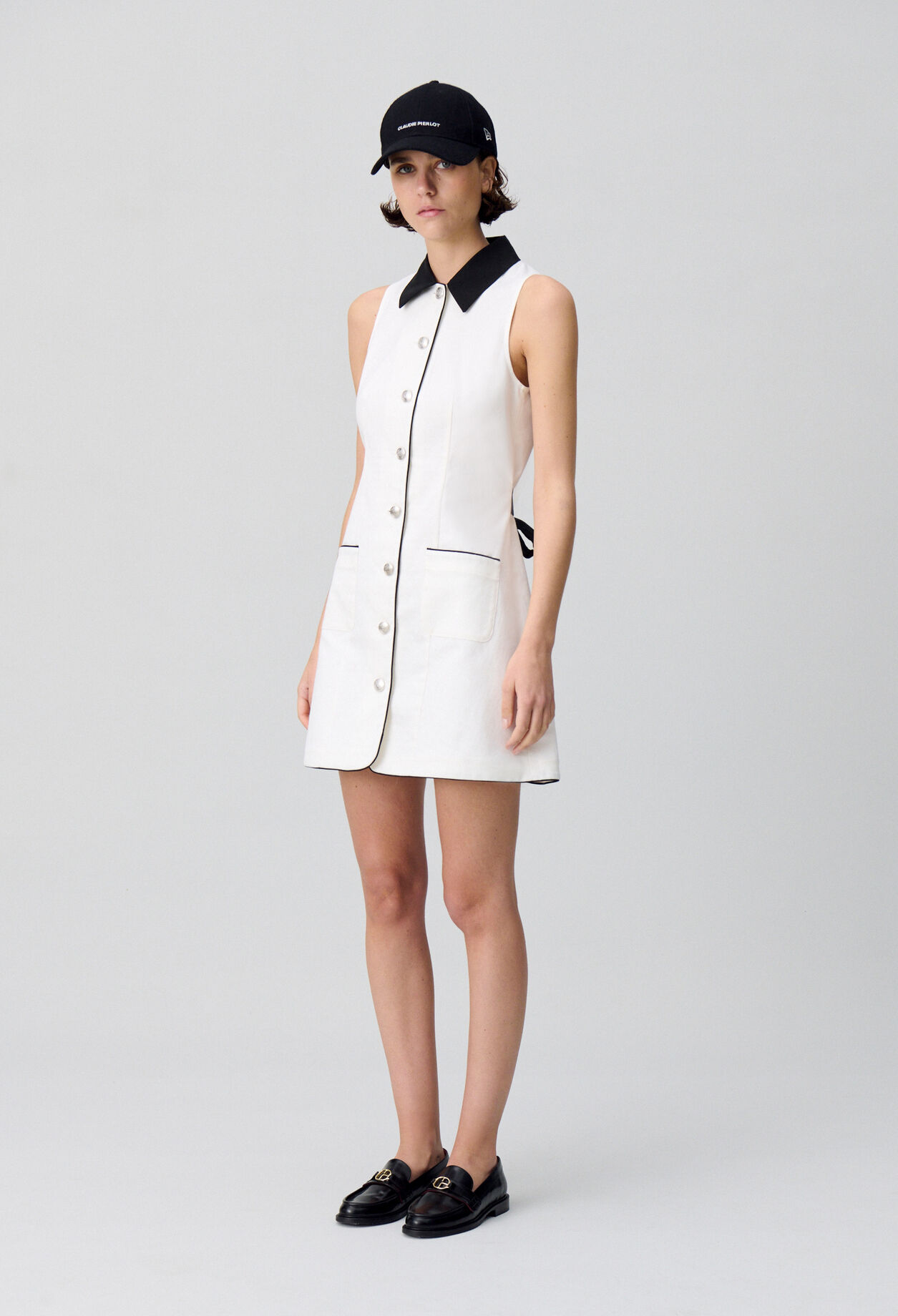 Vestido corto sin mangas