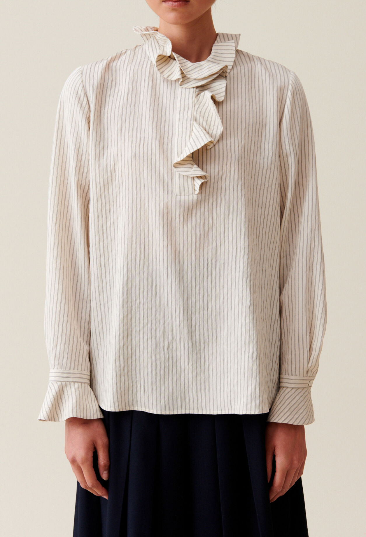 Blusa a rayas con volantes