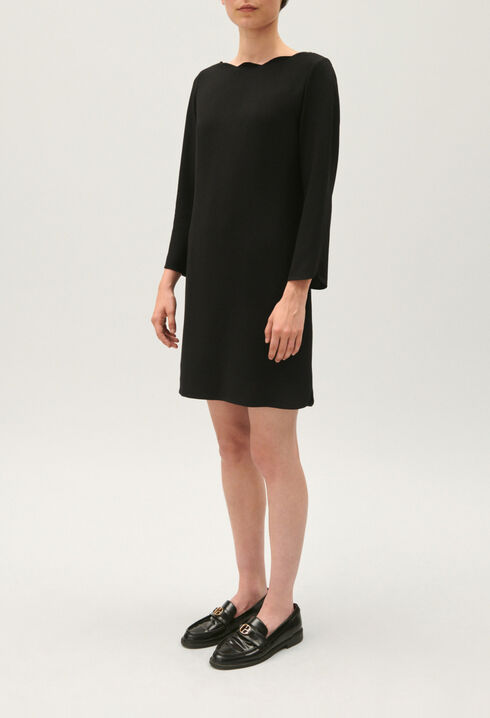 Vestido negro corto