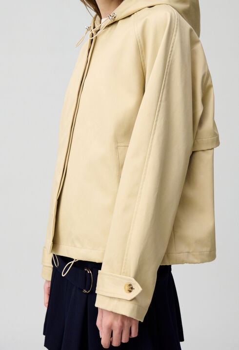 Parka ligera con capucha