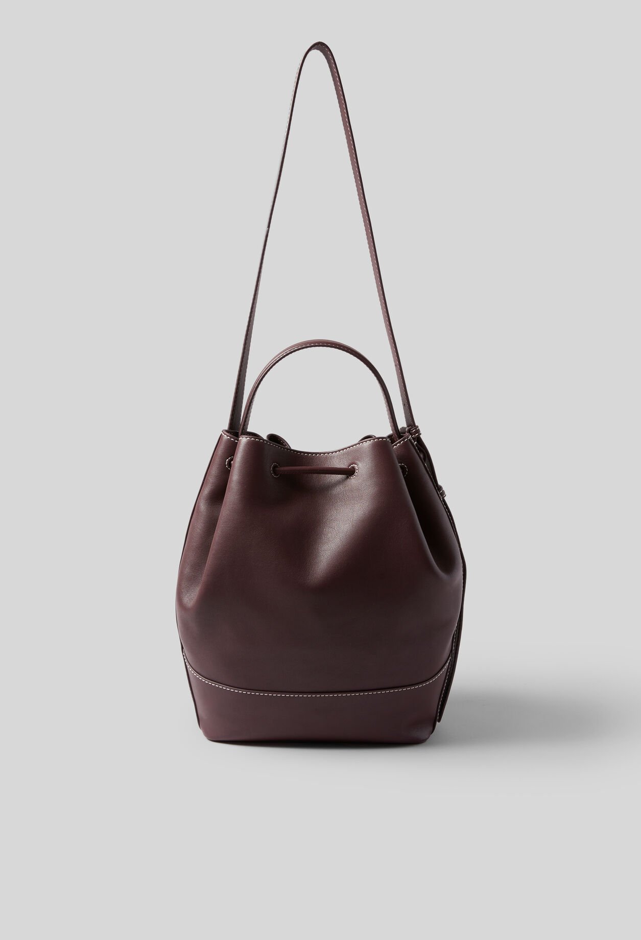 Bolso saco grande de cuero