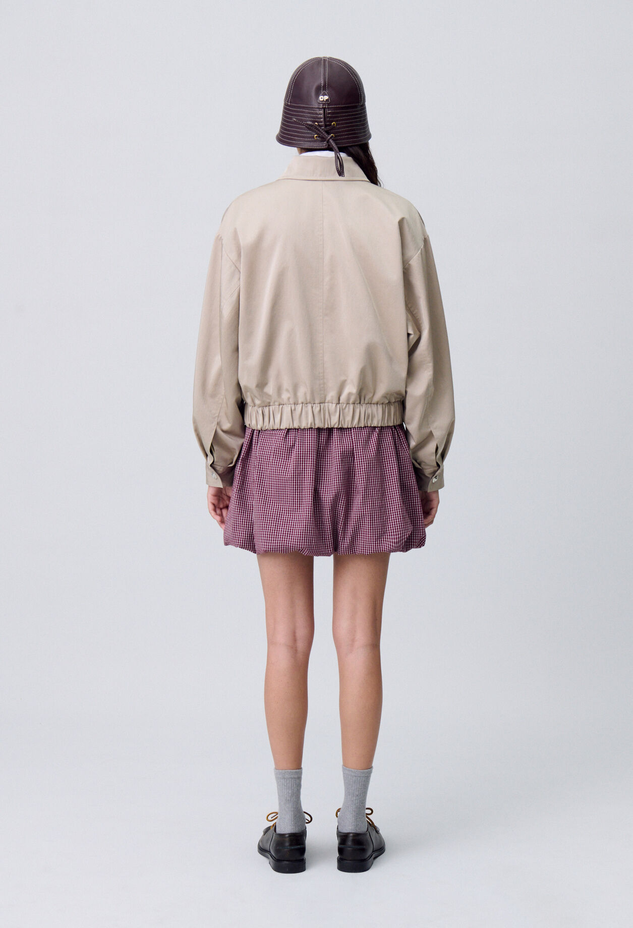 Chaqueta oversize con cremallera