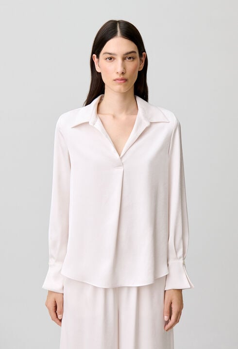 Blusa fluida con cuello