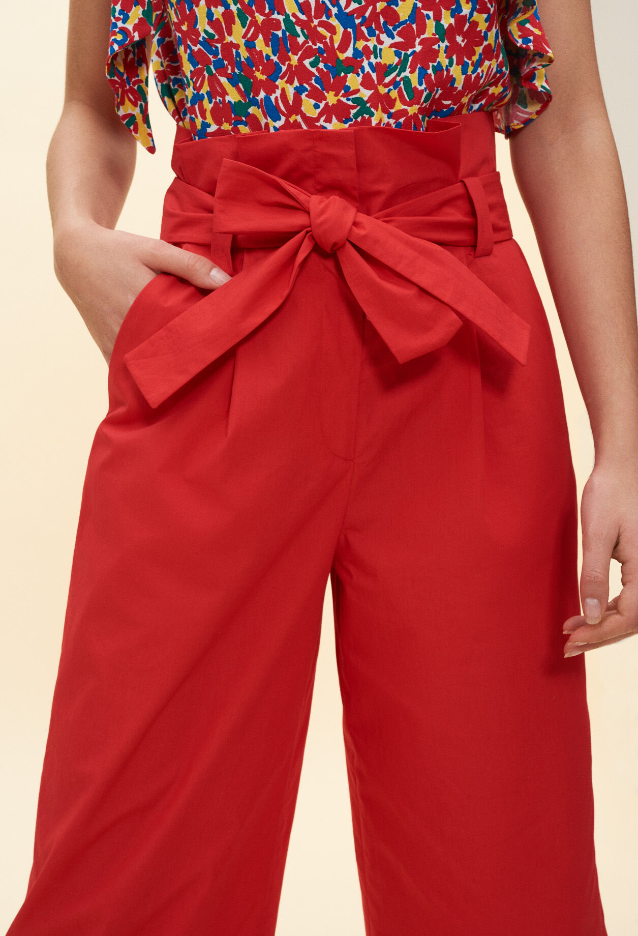 Pantalón entallado
