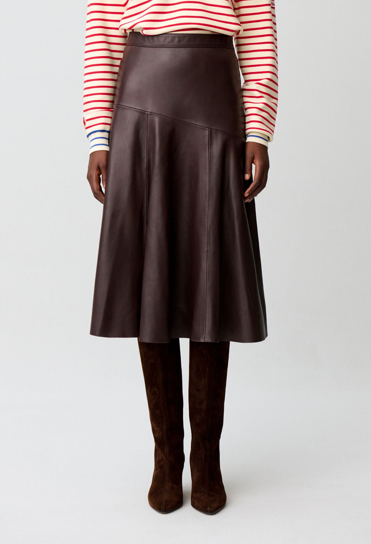 Falda midi de cuero