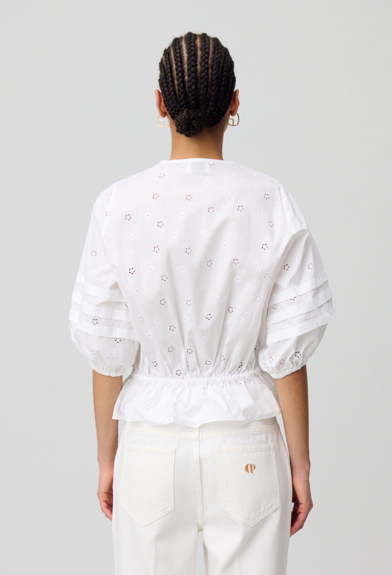 Camisa elástica bordada