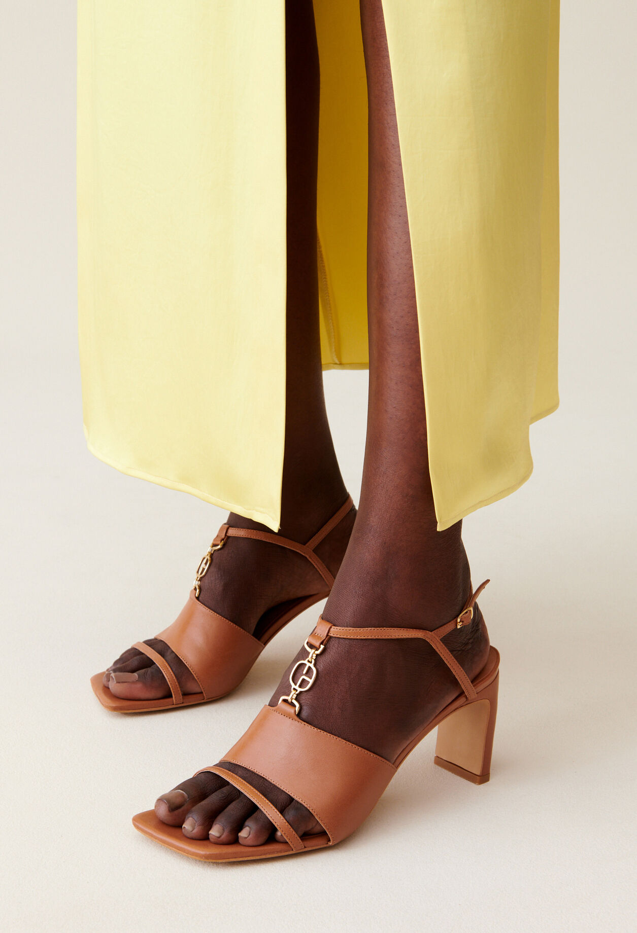 Sandalias de tac&oacute;n joya CP