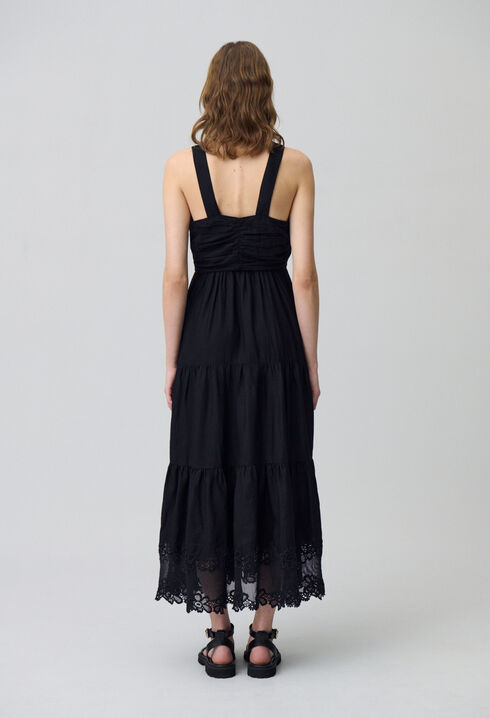 Vestido largo con bordados florales