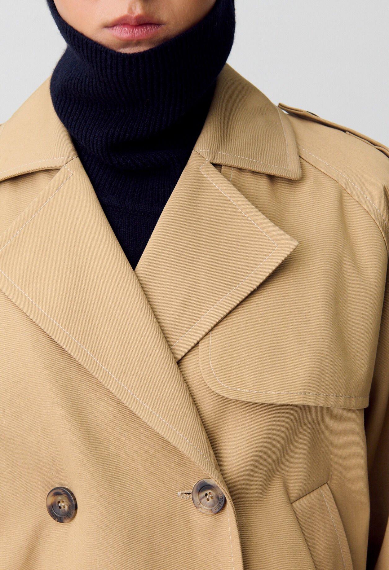 Chaqueta trench corta