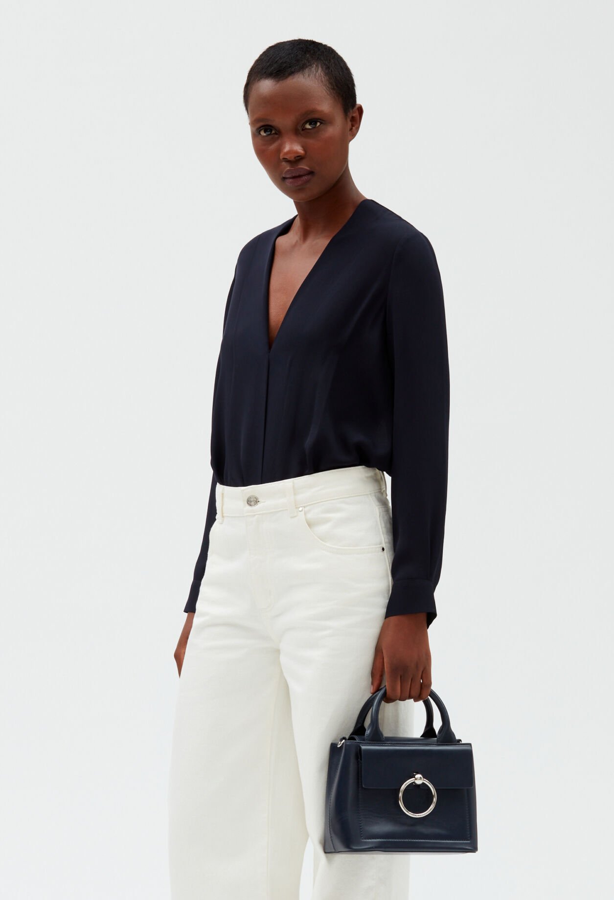 Blusa con cuello en V