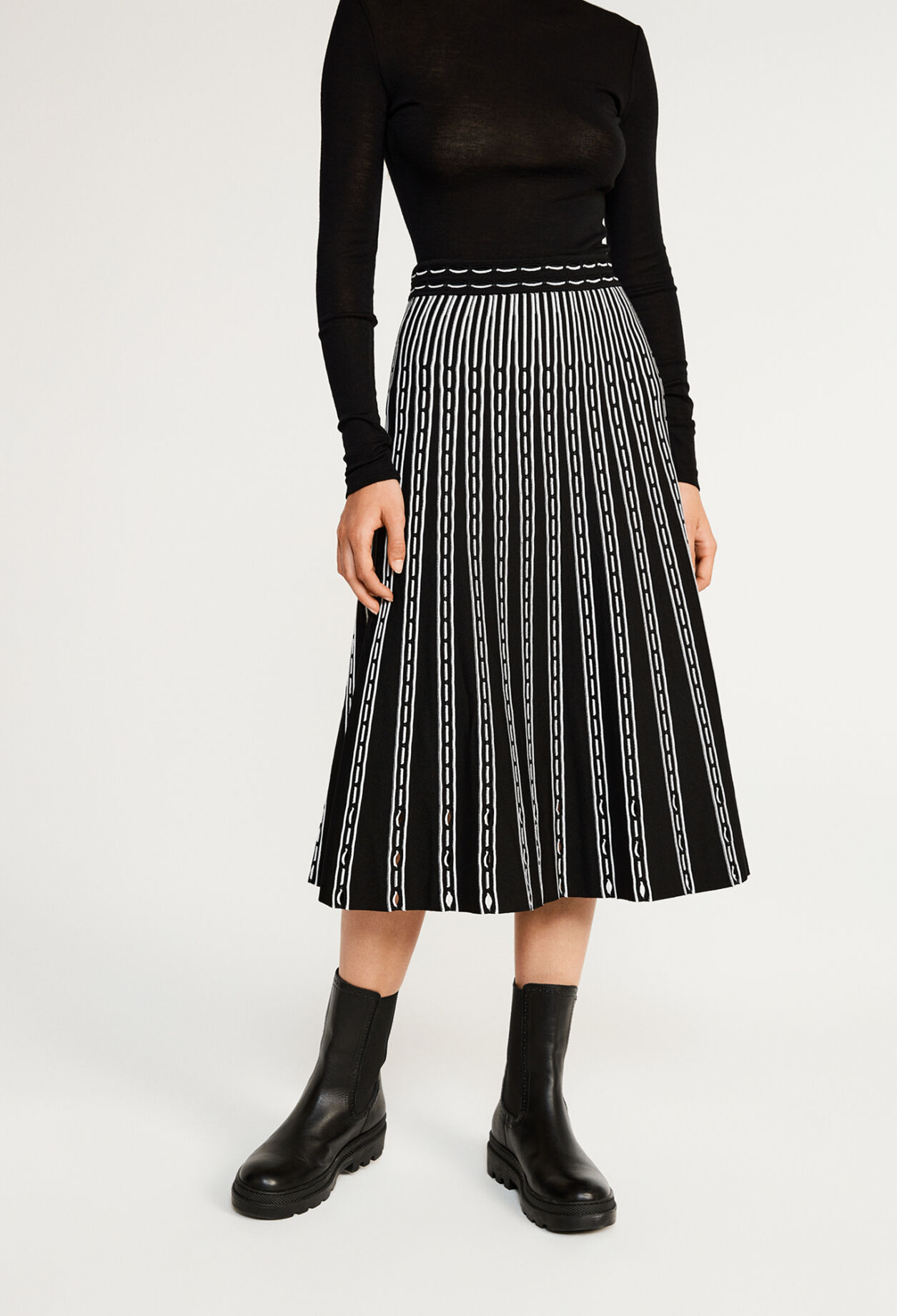 Falda midi plisada