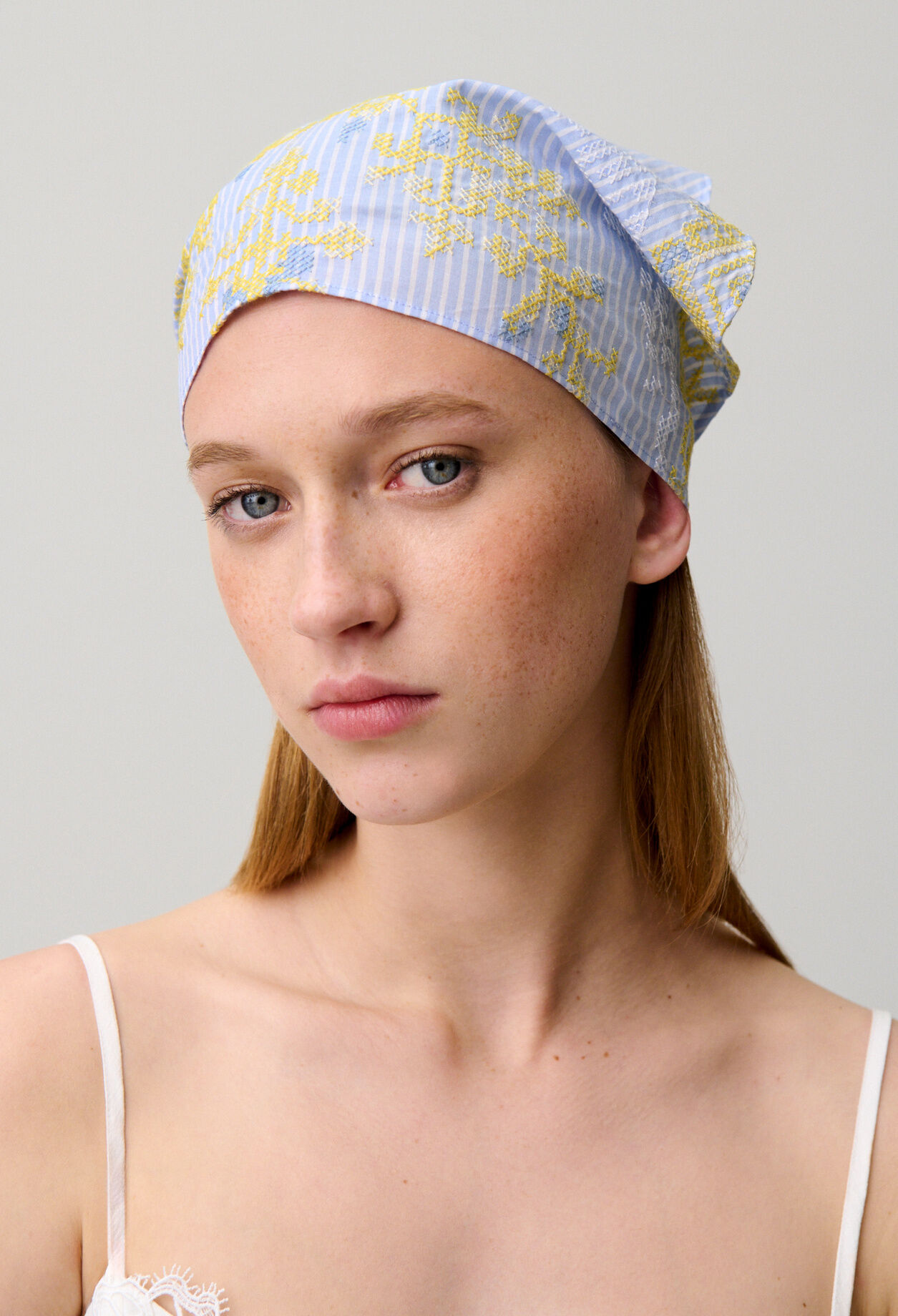 Bandana bordada