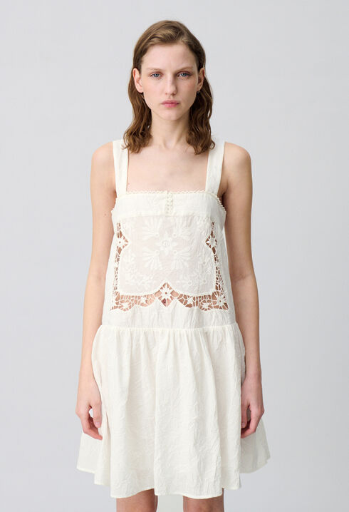 Vestido corto con busto bordado