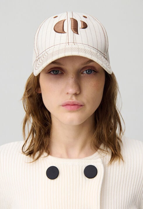 Gorra con monograma CP