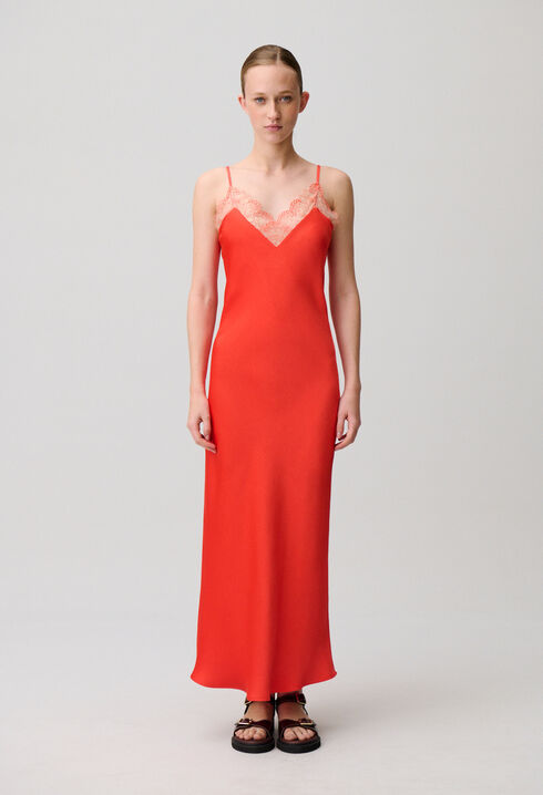 Vestido fluido de sat&eacute;n y encaje