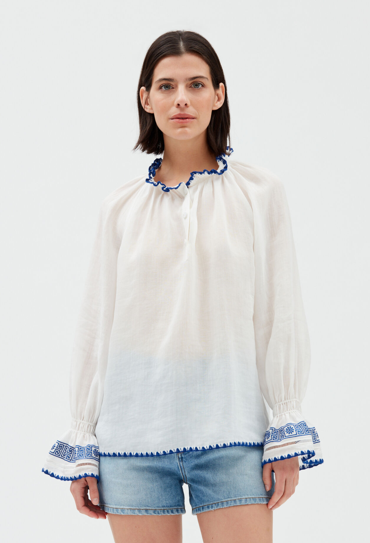 Blusa bordada crudo