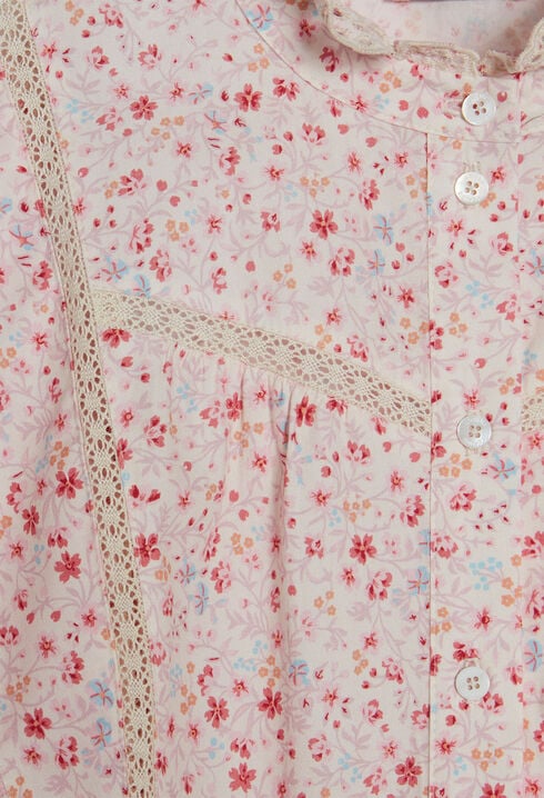 Vestido de flores con volantes