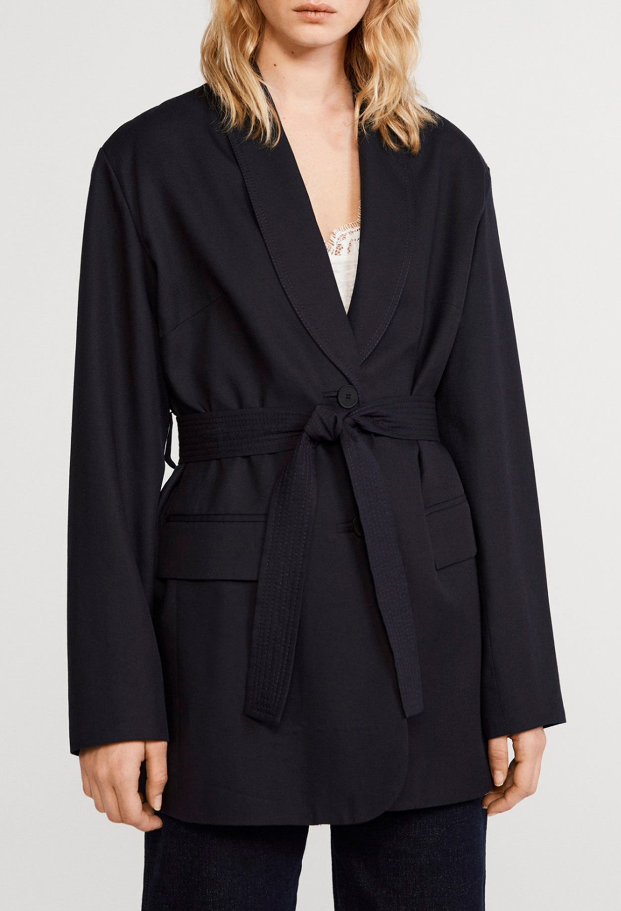 Chaqueta con cinturón
