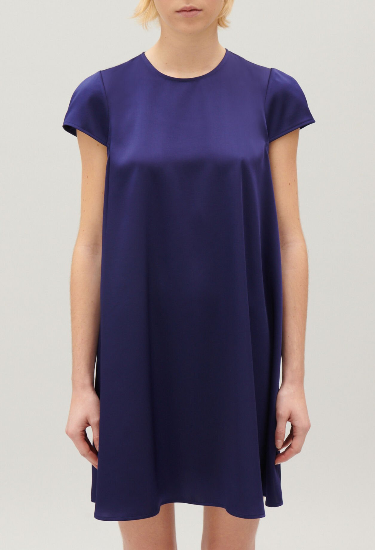 Vestido corto vaporoso