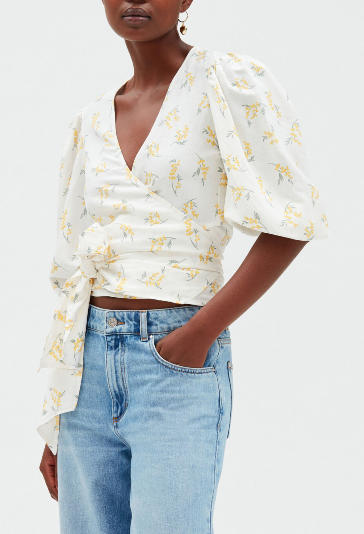 Blusa corta mimosa