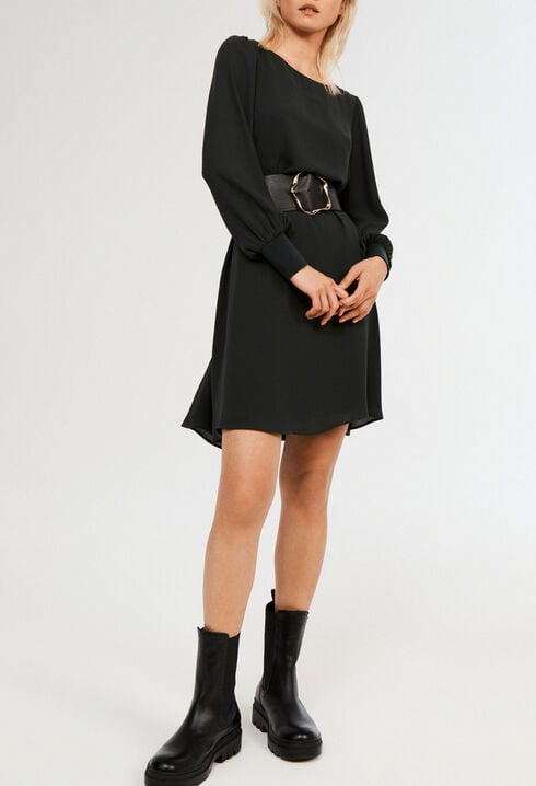 Vestido con cinturón