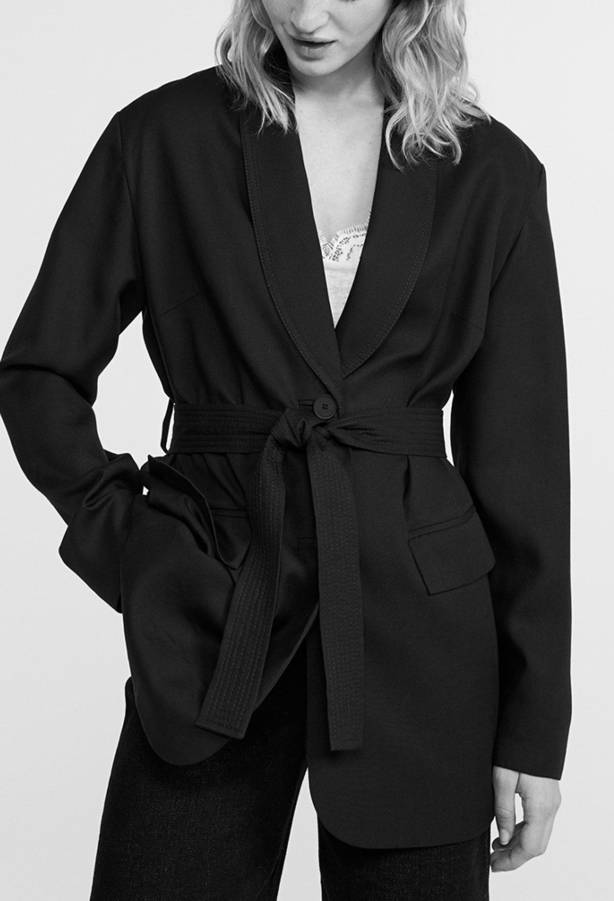 Chaqueta con cinturón