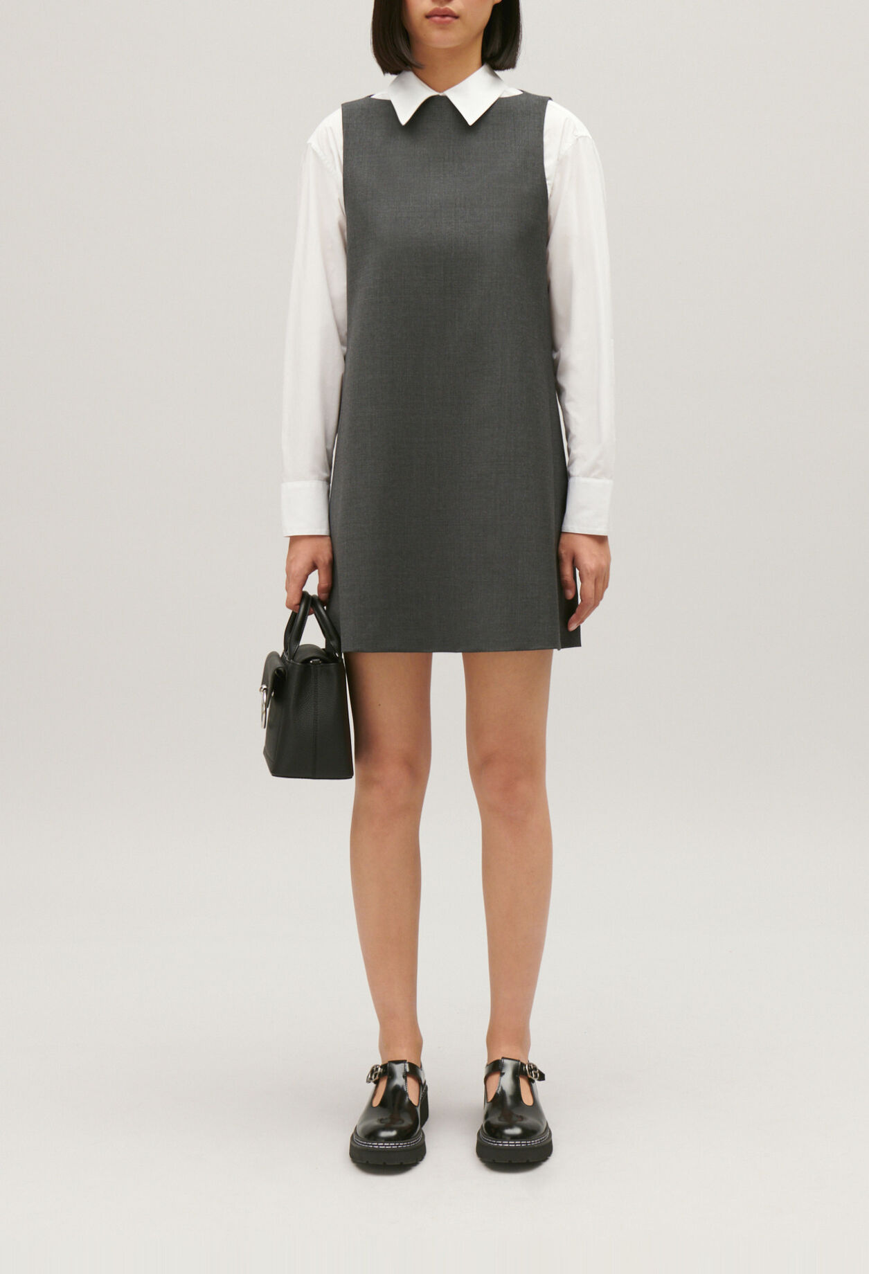 Vestido corto gris chiné