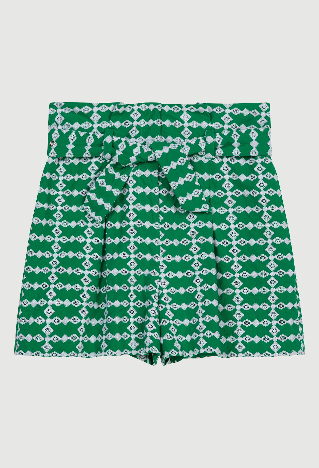 Short estampado que se anuda