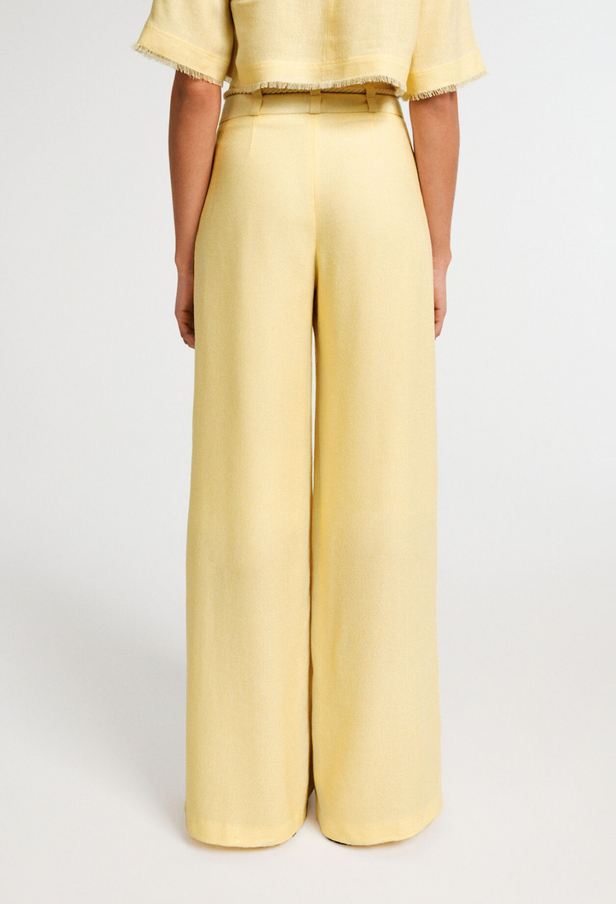 Pantalón largo con cinturón de cuerda