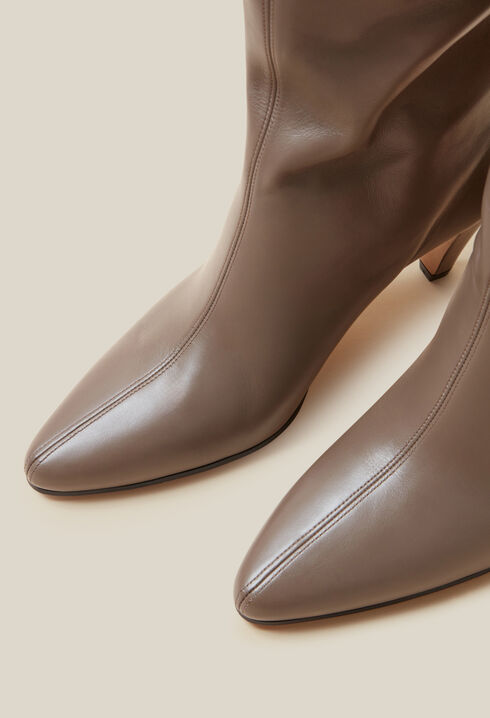 Botas de tacón de cuero liso
