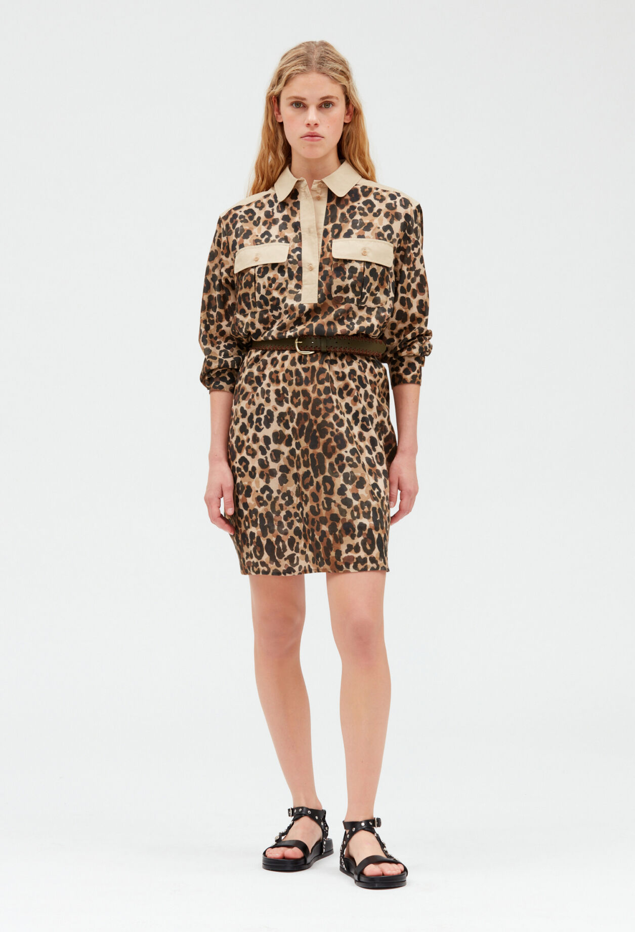 Vestido camisero midi de leopardo