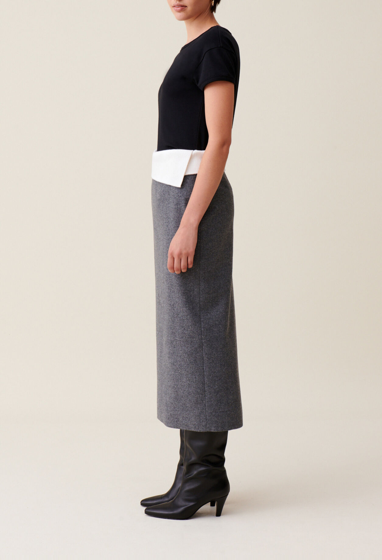 Falda recta gris