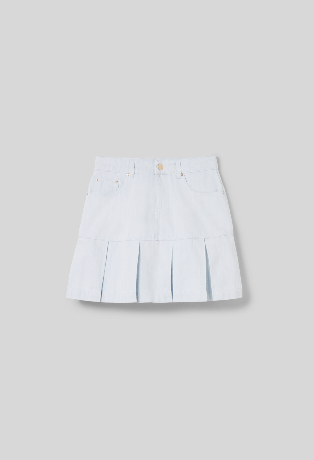Falda corta de denim con pliegues