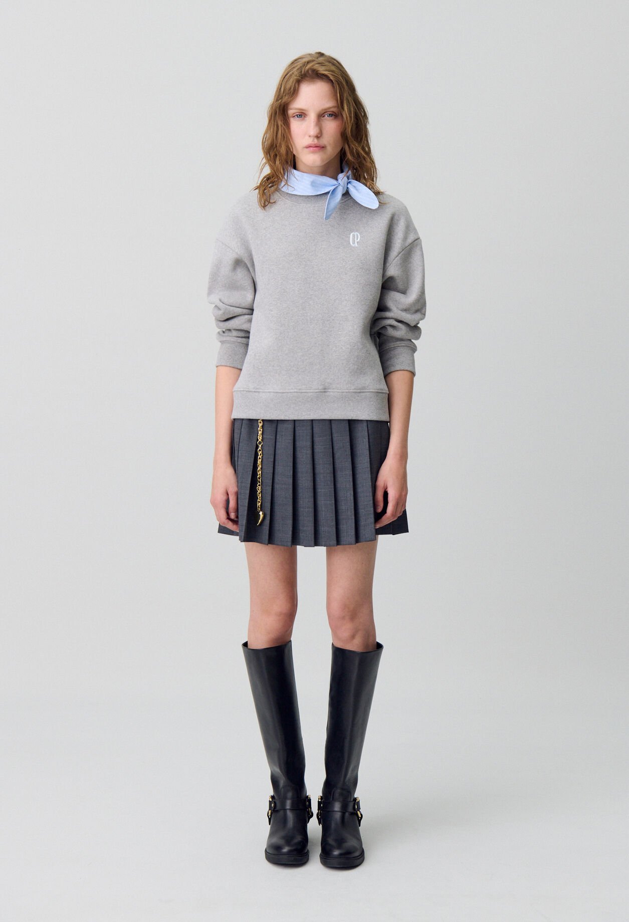 Sudadera con cuello pañuelo