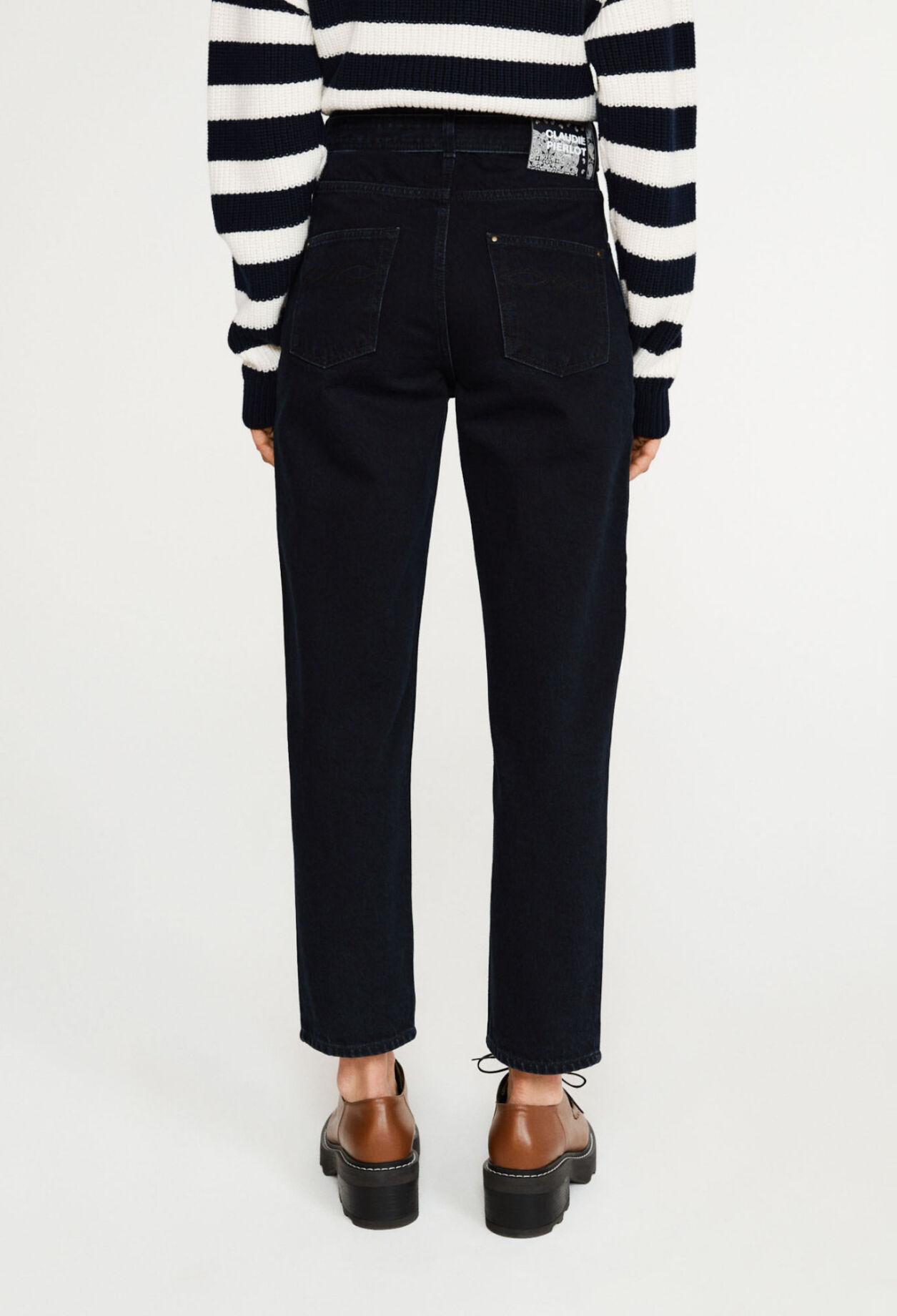 Vaqueros cropped en bruto